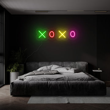 "X-O" لافتة نيون باكثر من لون